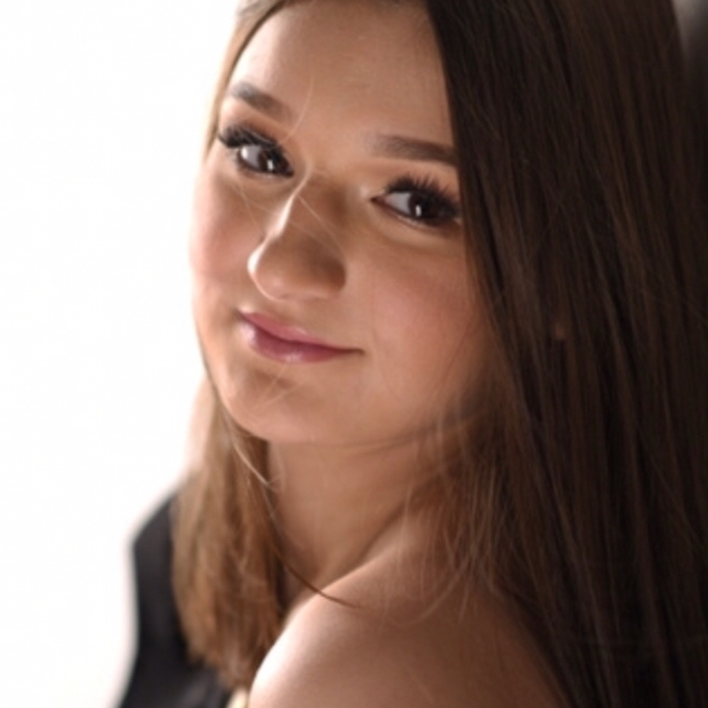 Meet your Posher, Valeria